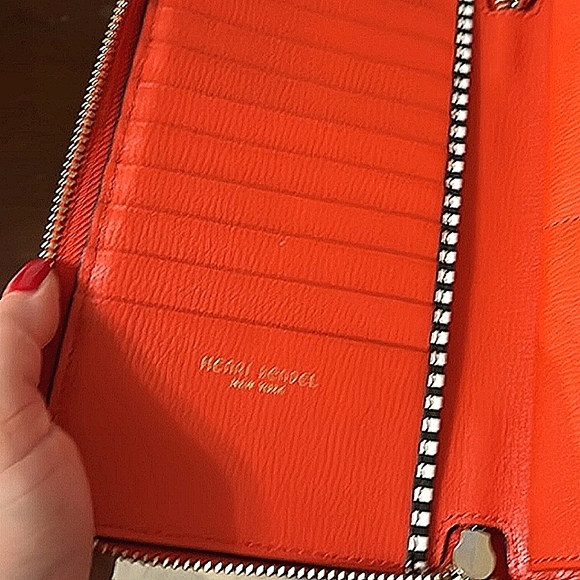 🤎 Henri Bendel ®️ Orange Leather Continental Zipper Wallet Preowned - Picture 11 of 12